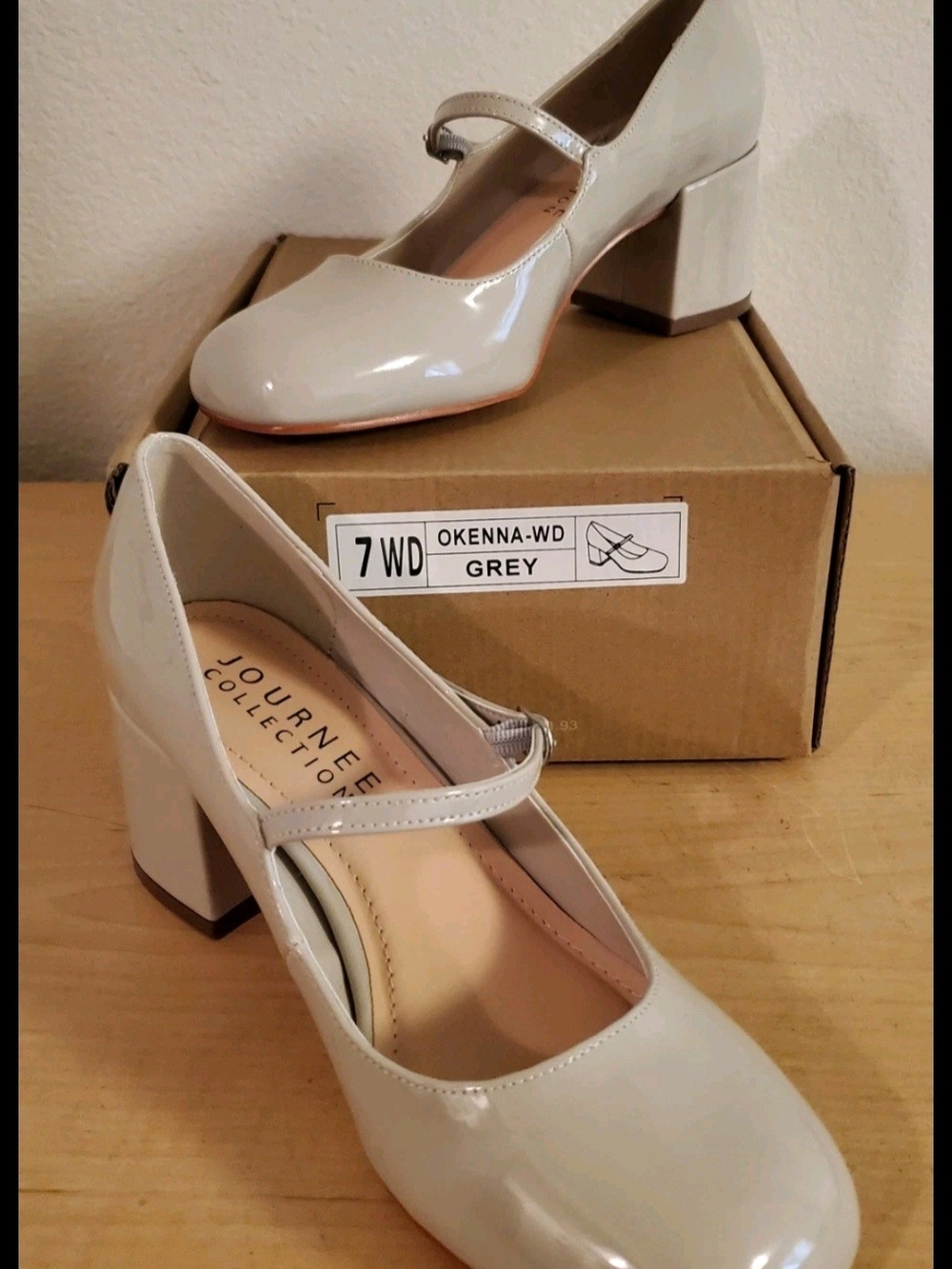 Journee Collection Mary Jane Heels Grey Block Heel Comfort Foam Pumps Size 7 Wid